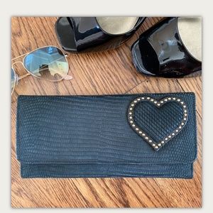 Luz Da Lua Alligator Print Green Clutch Wallet